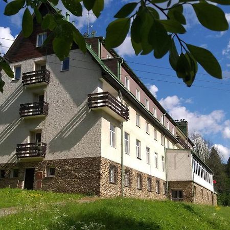 Chata Orovsky Zelezna Ruda Bagian luar foto