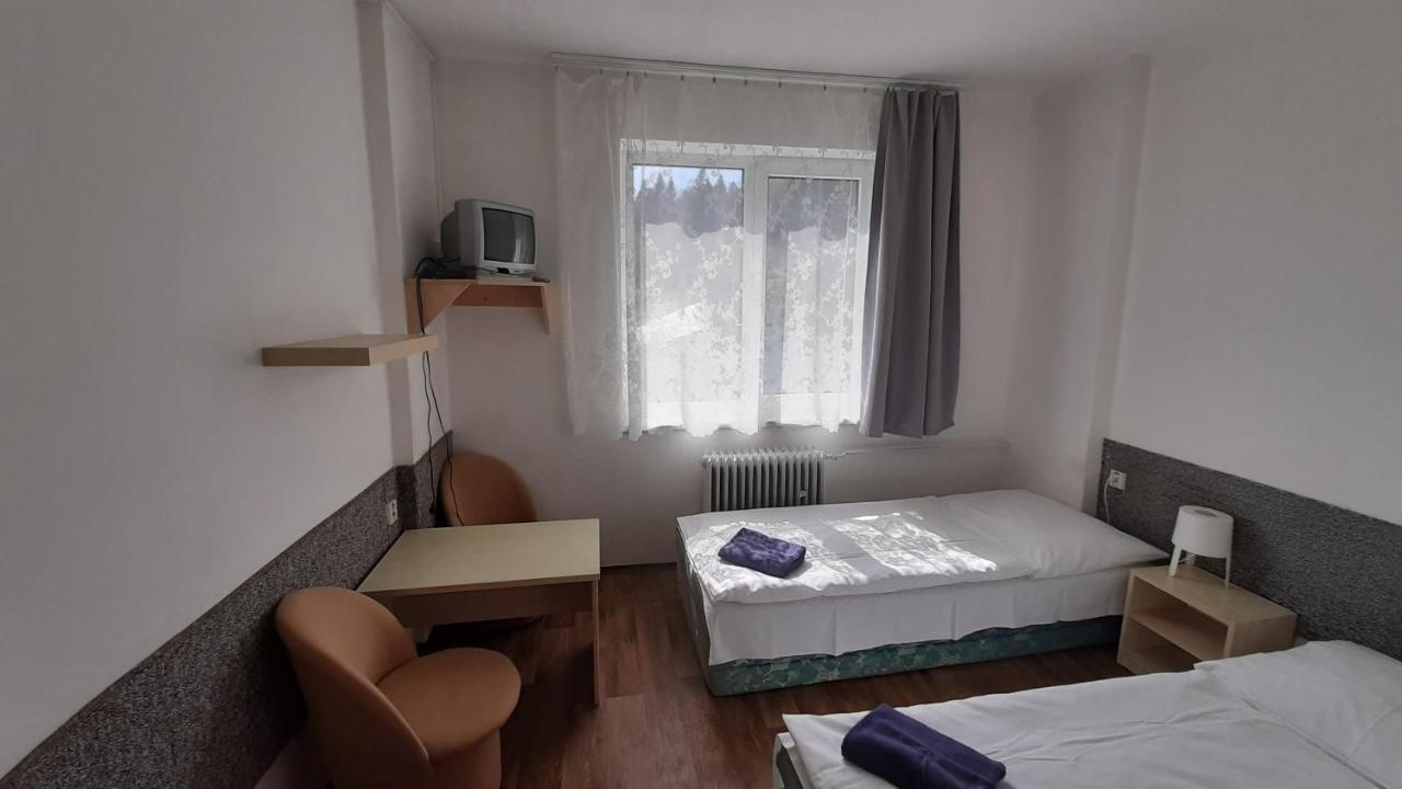 Chata Orovsky Zelezna Ruda Bagian luar foto